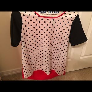 Short sleeve polka dot top